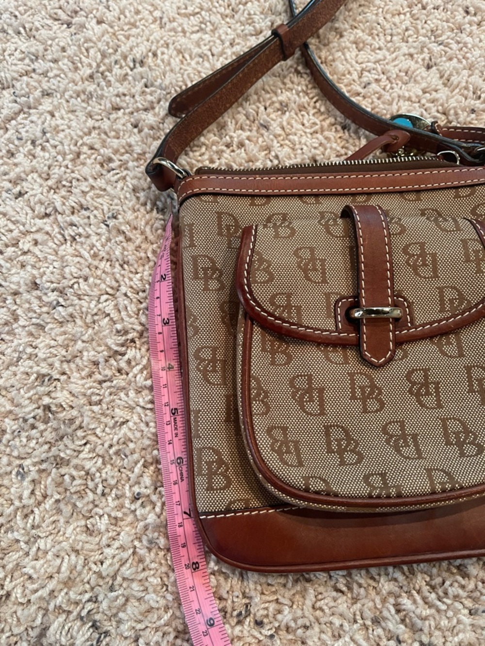 Dooney & Bourke letter bag  crossbody - Picture 7 of 8